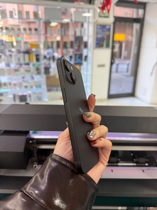 IPHONE 15 128GB COMO NOVO