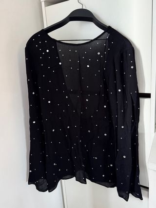 Blusa negra apliques Zara