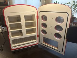 Nevera Portátil Estilo Vintage Roja