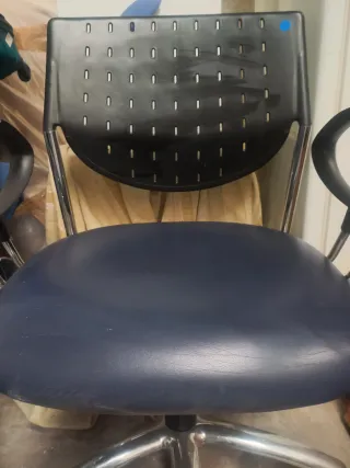 Silla de escritorio giratoria azul