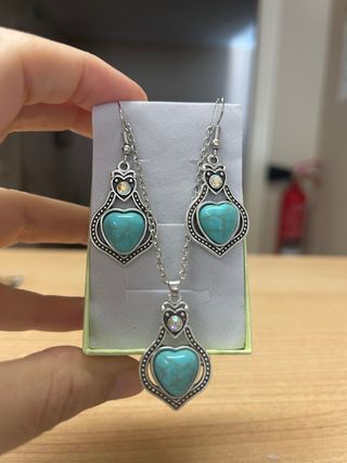 Conjunto Colgante y Pendientes Corazón Turquesa