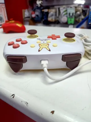 Mando Switch Pikachu