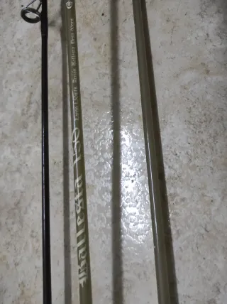 2 cañas de pesca estilo ballesta