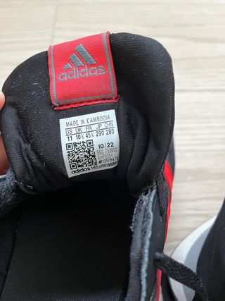 Zapatillas Adidas Negras y Rojas Talla 45