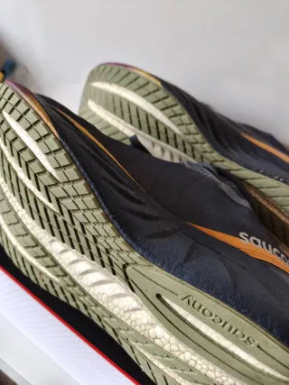 Saucony Triumph Gore-Tex Gris/Amarillo