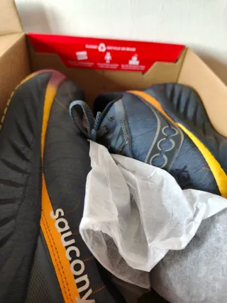 Saucony Triumph Gore-Tex Gris/Amarillo