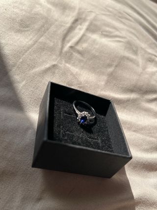 Anillo Oro con Zafiro y Diamantes