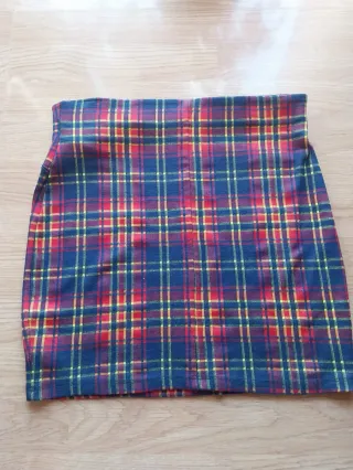 Falda mini Stradivarius cuadros tartán