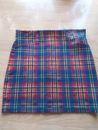 Falda mini Stradivarius cuadros tartán