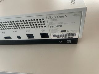 Xbox One S + Mando Series S Blanco