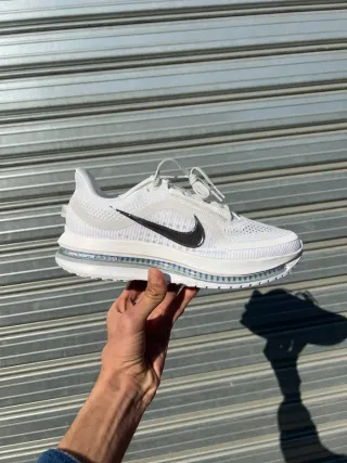 Nike Pegasus Premium