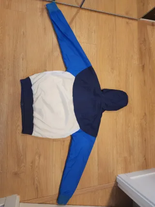 Chaqueta Cortavientos Nike Azul y Blanca