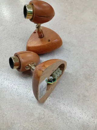 Coppia faretti applique in legno e metallo