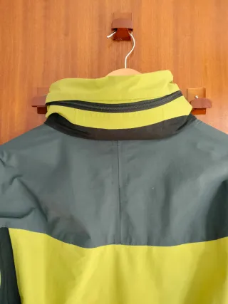 Chaqueta Ternua impermeable para mujer