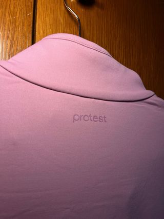 Térmica Protest nueva con etiquetas