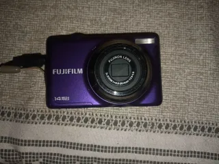 Cámara Digital Fujifilm Morada 14MP