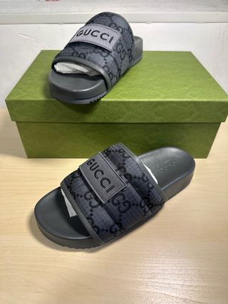 Ciabatte Gucci nere e grigie
