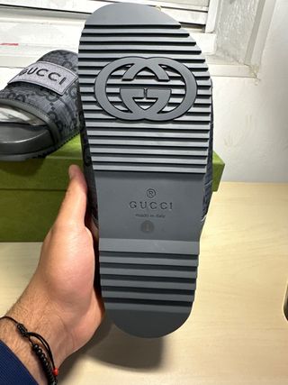 Ciabatte Gucci nere e grigie