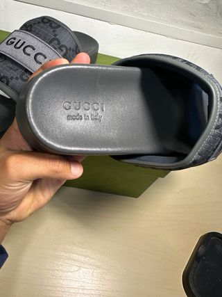 Ciabatte Gucci nere e grigie