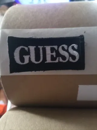 Toppa Guess nera e bianca