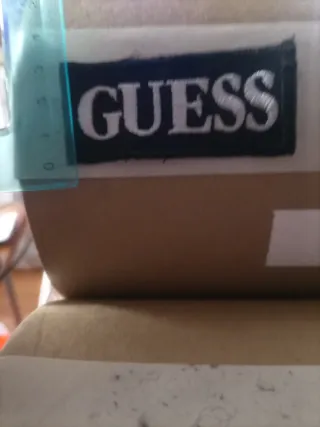Toppa Guess nera e bianca
