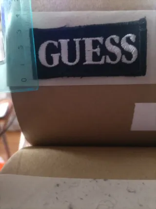 Toppa Guess nera e bianca