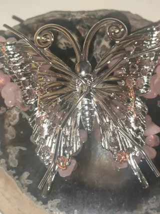 Mariposa Decorativa con Piedras Rosas