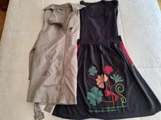 Conjunto Gabardina, Falda y Camiseta