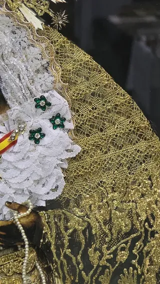 Cuadro Esperanza Macarena relieve y detalles