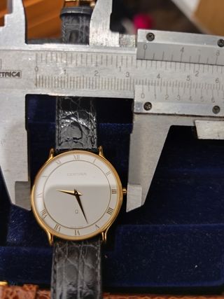 Reloj Certina chapado en Oro con Correa Negra