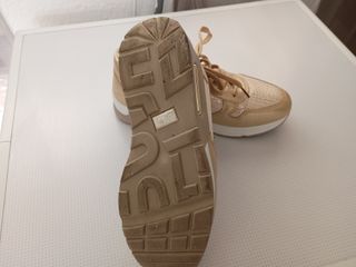 Zapatillas deportivas mujer beige y oro