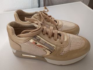 Zapatillas deportivas mujer beige y oro