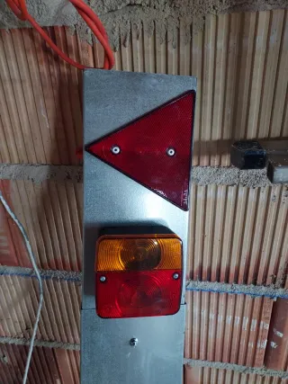 Señalizador para remolques extensible