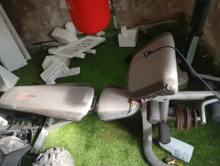 Banco de entrenamiento multifuncional