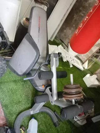 Banco de entrenamiento multifuncional