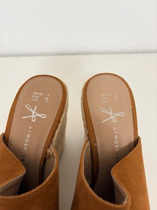 Zuecos abiertos Primark marrones