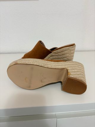 Zuecos abiertos Primark marrones