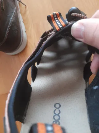 Sandalias deportivas marrones