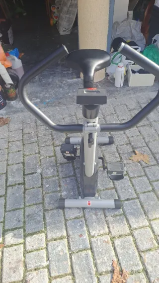 Bicicleta Estática Gris como nueva