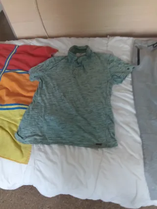 Conjunto chándal y camiseta gris