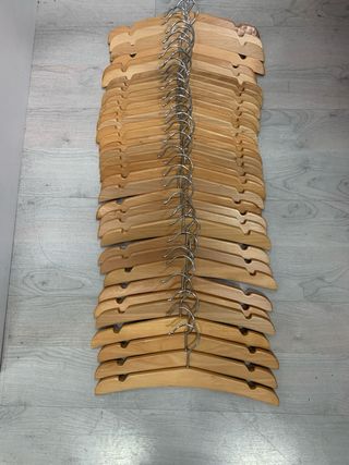 40 perchas madera niño