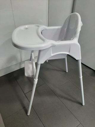 Trona blanca para bebé
