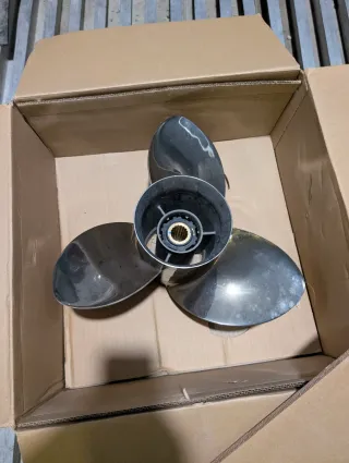 Hélice Yamaha 6AW-45972-20 17 SDS