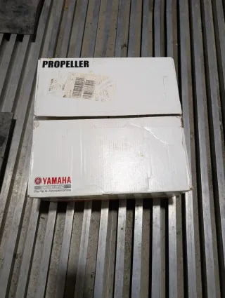 Hélice Yamaha 6AW-45972-20 17 SDS