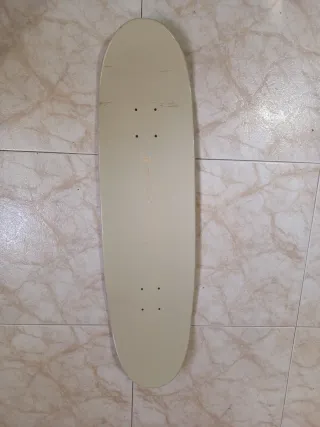 Tabla de skate Globe forma de huevo