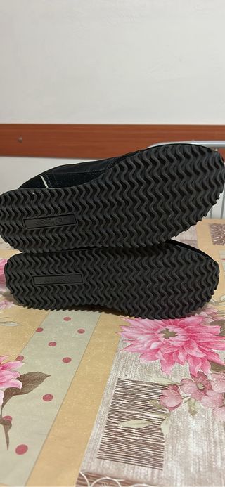 Scarpe da ginnastica Ellesse nere e oro