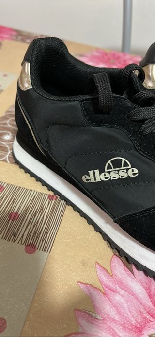 Scarpe da ginnastica Ellesse nere e oro