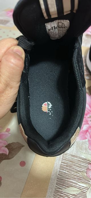 Scarpe da ginnastica Ellesse nere e oro