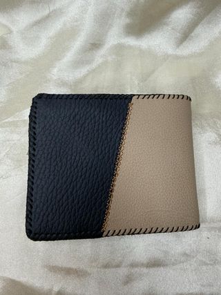 Billetera de cuero hombre beige y azul