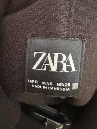 Abrigo largo negro Zara